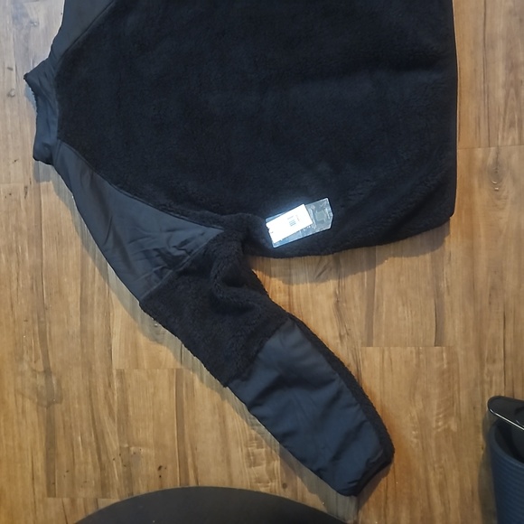 NWT Men's Volcom Jacket. "Runtime Error" Black Faux Fur Sherpa Zip Up - Picture 10 of 10